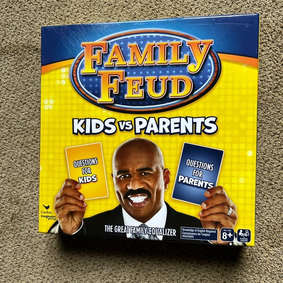 Family Feud. Kids vs Parents Board Game 2019 - Picture 1 of 7